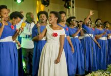 Nyuma yuko Past.MASUMBUKO yirukanywe, Korali Amahoro yahanyuranye umucyo ariko ihabwa umwigisha w’UMUTSINDIRANO!